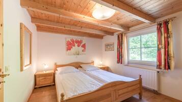 3 bedrooms, free WiFi, bed sheets