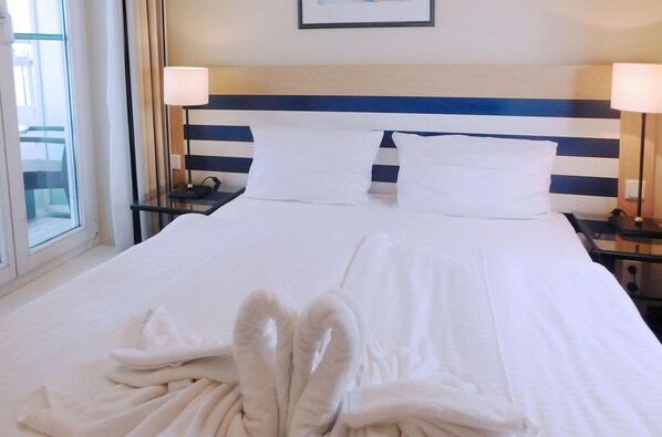 1 bedroom, desk, free WiFi, bed sheets