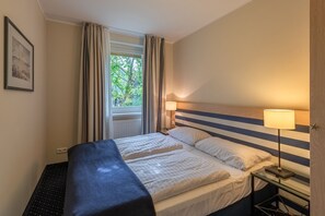 1 soverom, skrivebord, wi-fi (inkludert) og sengetøy