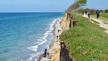 Una spiaggia nelle vicinanze