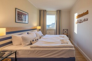 1 bedroom, desk, free WiFi, bed sheets