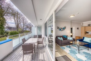 تناول الطعام بالخارج