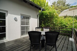 屋外ダイニングエリア