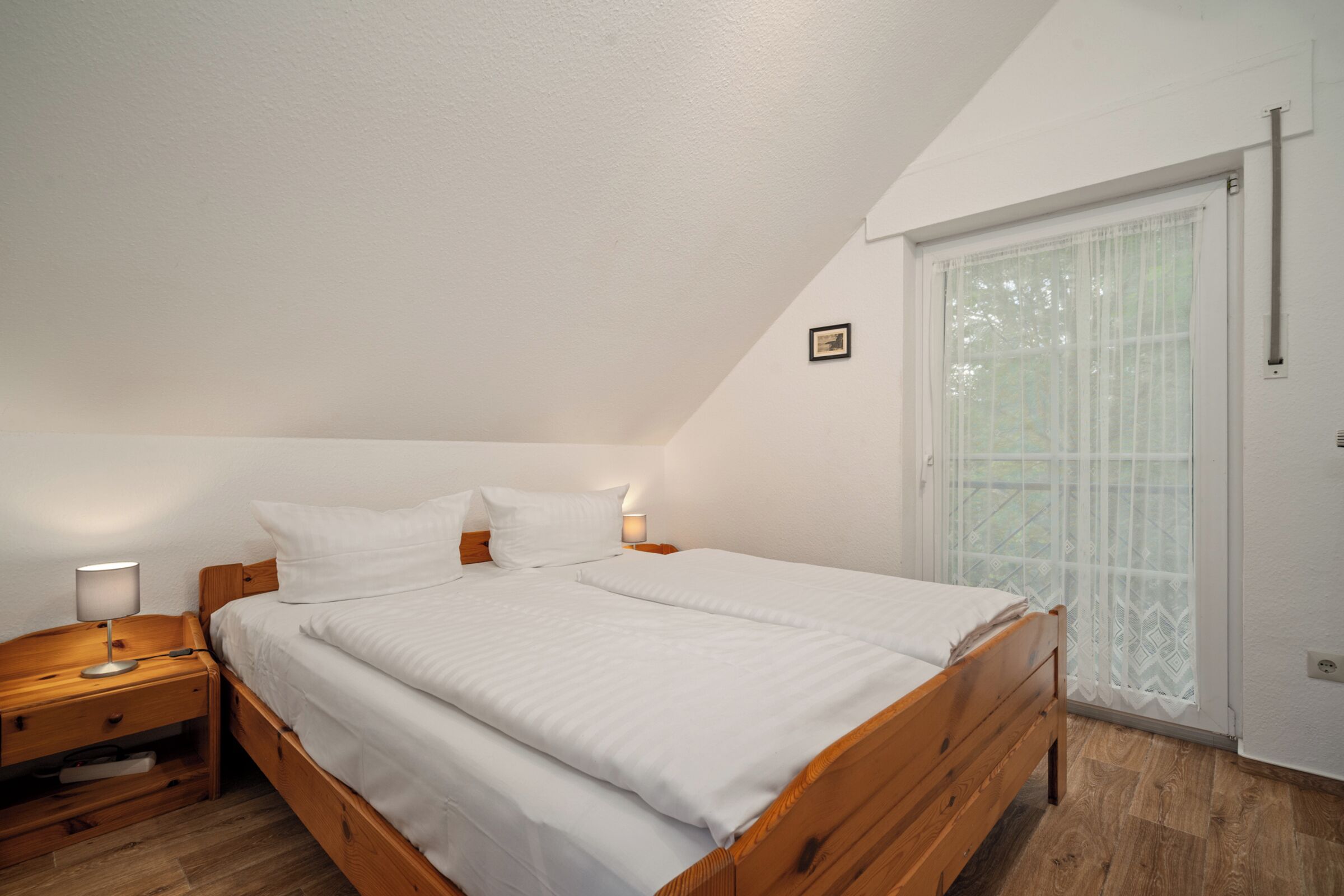 2 bedrooms, desk, free WiFi, bed sheets
