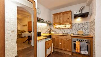 Kühlschrank, Ofen, Herdplatte, Geschirrspüler