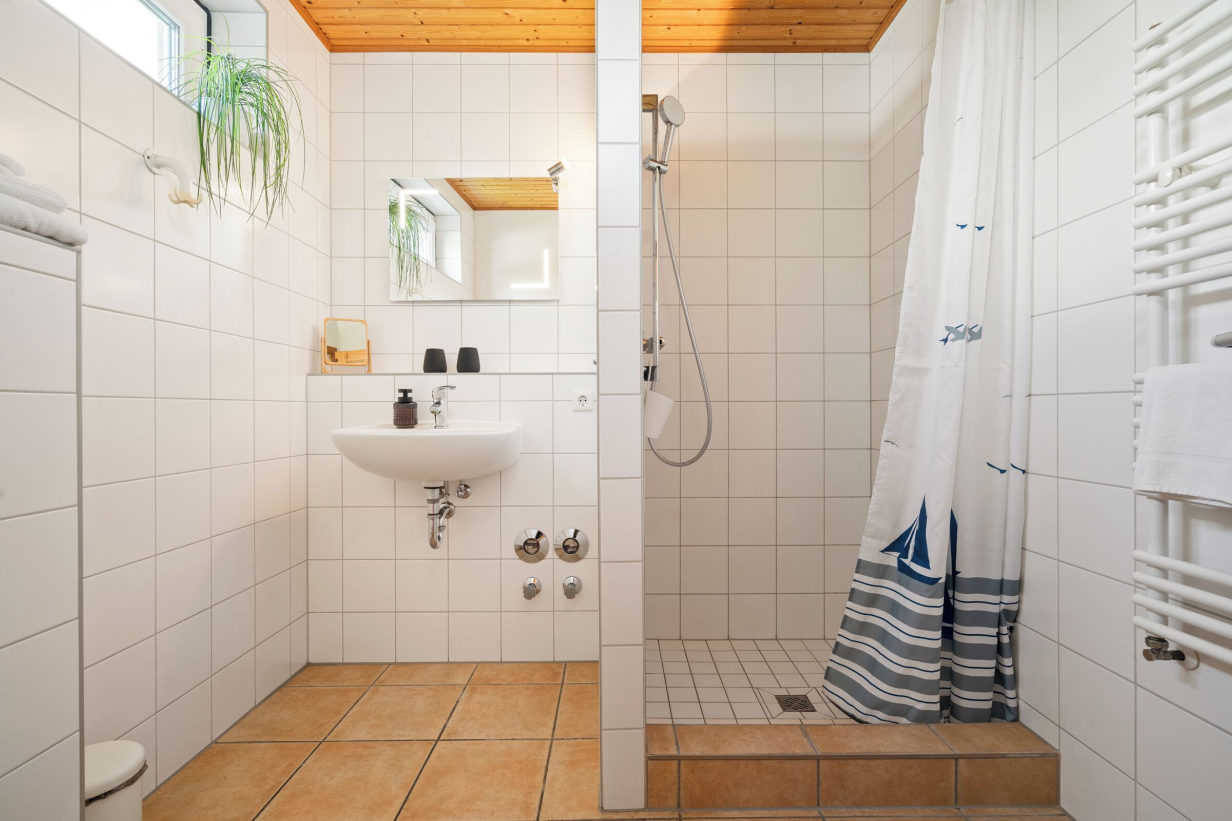Dusch, hårtork och handdukar