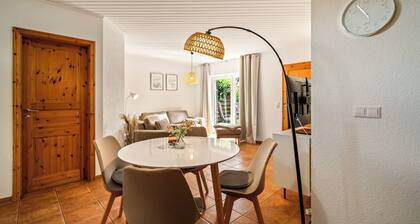 "Blumenhaus" Vacation Home with Garden and Terrace in Waren (Müritz)
