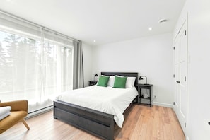 4 habitaciones, tabla de planchar con plancha, wifi y ropa de cama