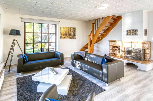 TV, fireplace, stereo - Vacation apartment Haus am See on Lake Torgelow (Torgelow am See)