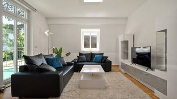 Fernseher, Stereoanlage