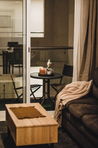 3-bedroom apartment in delightful Hulhumale' with AC, Wi-Fi and Full kitchen.