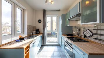 Kühlschrank, Ofen, Herdplatte, Geschirrspüler