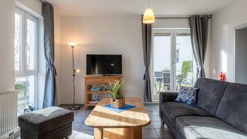 Fernseher, Stereoanlage