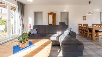 Fernseher, Stereoanlage