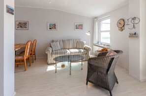 Télévision, chaîne hi-fi