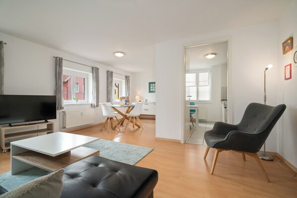 Fernseher, Stereoanlage