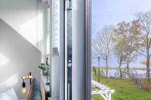 Interior - 5-star vacation home Ostseetraum on the water with fireplace, terrace and Bodden view (Fuhlendorf)