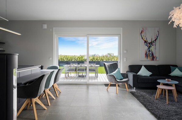 TV, peis og stereoanlegg