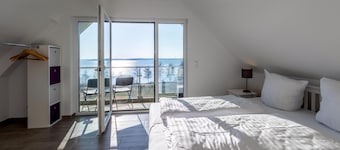 Vacation apartment SchönSicht directly on the lake