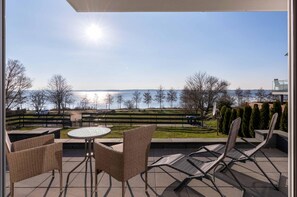 Terrace/patio - Vacation apartment SchönSicht directly on the lake (Alt Schwerin)