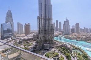 Balcony - Address Residences Dubai Opera - Burj Khalifa City Views 2 & 3-Bedroom Apartment 1 minute walk to Burj Khalifa, Dubai Mall, Dubai Fountain by Heaven Crest (Dubai)