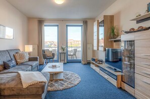 Télévision, chaîne hi-fi