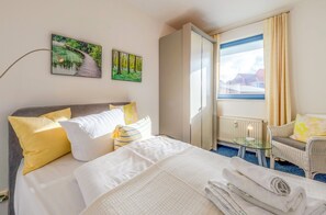 2 makuuhuonetta, silitysrauta/-lauta, ilmainen Wi-Fi, vuodevaatteet