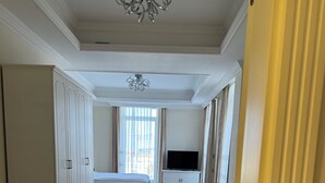 Luxury Double Room, Balcony, Courtyard View | Desk, laptop workspace, WiFi (free) - Hotel Kristal Palace (Prizren)