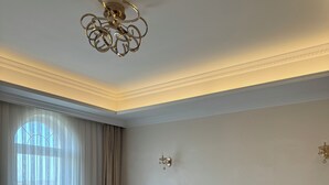Desk, laptop workspace, WiFi (free) - Hotel Kristal Palace (Prizren)