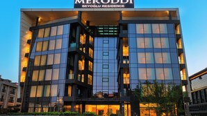 A modern hotel building with a prominent sign reading "Meroddi Beyoglu Residence." - Meroddi Beyoğlu Residence (Istanbul)