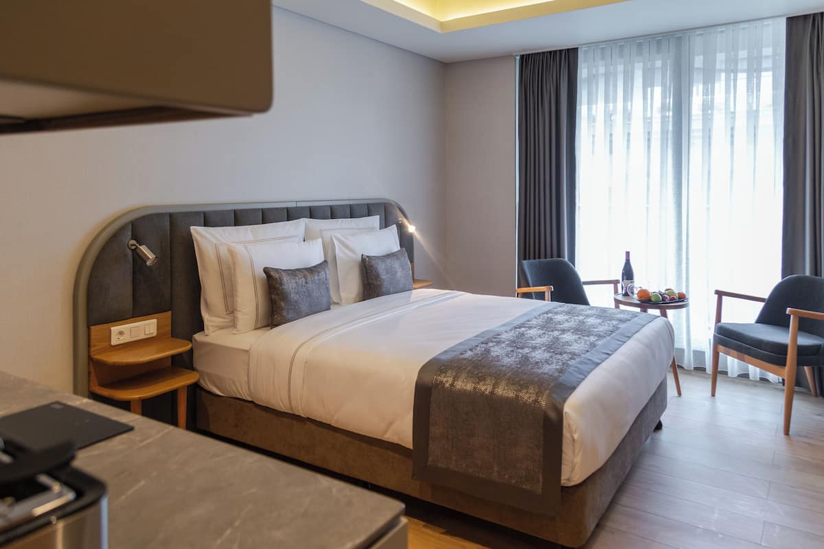 2 bedrooms, Egyptian cotton sheets, premium bedding, in-room safe