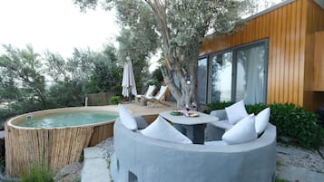 Business Chalet | 1 bedroom, Egyptian cotton sheets, premium bedding, down comforters