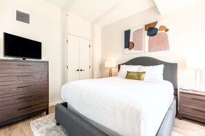 1 bedroom, desk, iron/ironing board, WiFi
