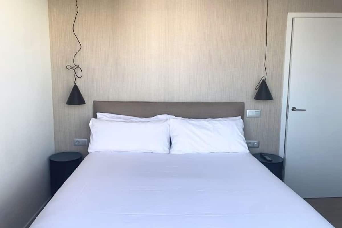 1 Schlafzimmer, Zimmersafe, laptopgeeigneter Arbeitsplatz