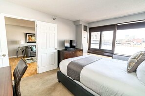 1 sovrum, skrivbord, strykjärn/strykbräda och wi-fi