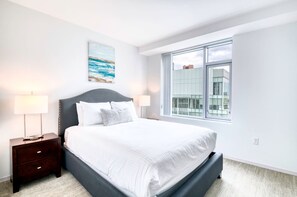 2 bedrooms, desk, iron/ironing board, WiFi