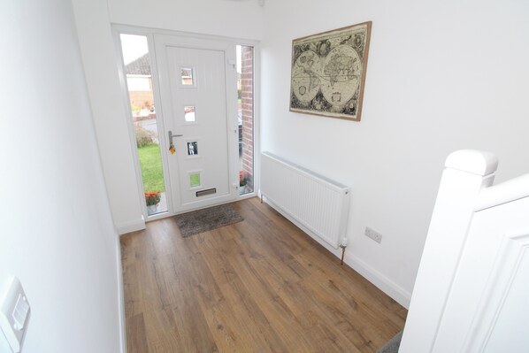 House | Interior - Closer to International Ice Bowl & Ulster Hospital (Belfast)