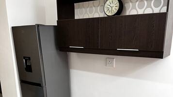 Apartment, 1 Bedroom, Accessible, Smoking | Interior