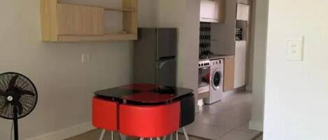 Apartment, 1 Bedroom, Accessible, Smoking | Living area