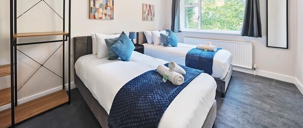 3 soverom, skrivebord, strykejern/-brett og wi-fi