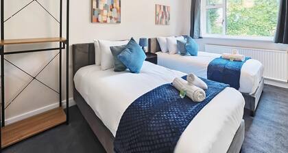 Stylish & Spacious Stay | Garden | 2X Free Parking