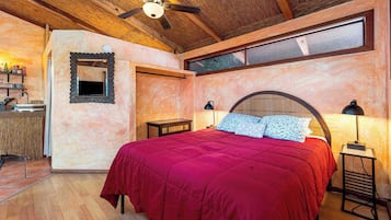 1 slaapkamer, een bureau, wifi, beddengoed