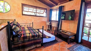 1 slaapkamer, een bureau, wifi, beddengoed
