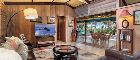 Télévision, chaîne hi-fi, espaces bureaux