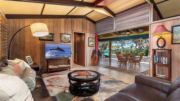 Tv, en stereo och kontor