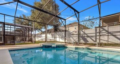 Upstair Loft Premium Home With Pool, Spa & Games! 5 Bedroom Condo