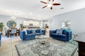 Living area - Upstair Loft Premium Home With Pool, Spa & Games! 5 Bedroom Condo (Davenport)