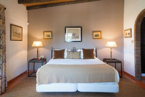 5 quartos, Wi-Fi de cortesia, roupa de cama