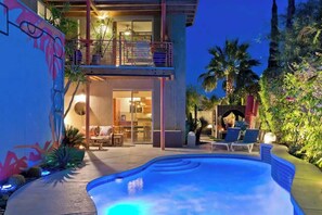 Terrace/patio - Navigate Stays Artful Retreat w Pool & Cabana (Palm Springs)