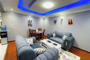 Living area - Cozy & Beautiful 3 BR Apt

 (Nairobi)